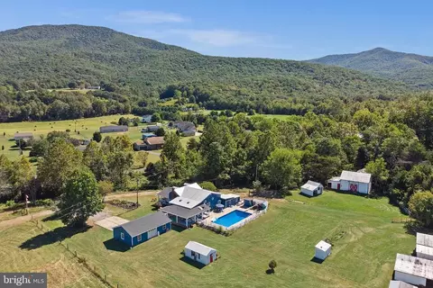 29 Gracie Ln, Luray, VA 22835