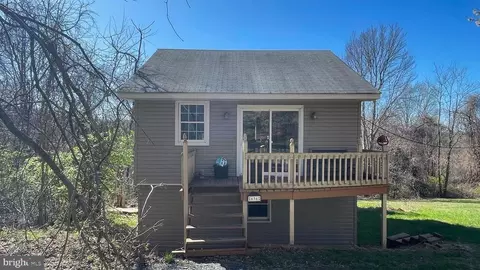 636 Circle Dr, Stanley, VA 22851 photo 2
