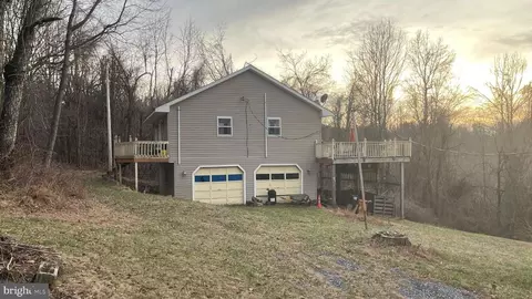 636 Circle Dr, Stanley, VA 22851 photo 5