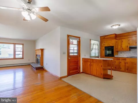 9 Third St, Luray, VA 22835 photo 31