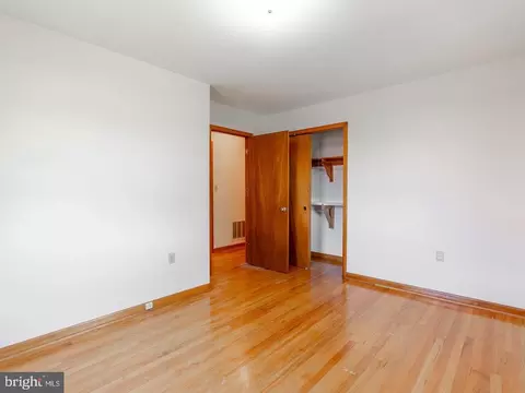 9 Third St, Luray, VA 22835 photo 8