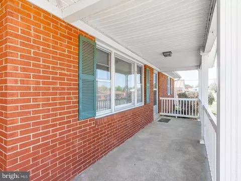 9 Third St, Luray, VA 22835 photo 6