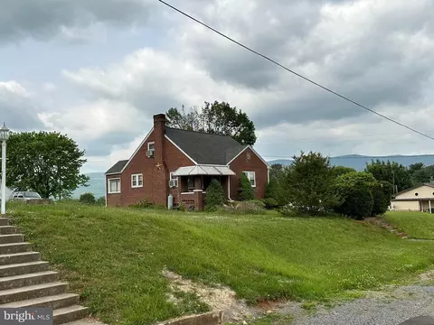 701 S 2nd St S, Shenandoah, VA 22849