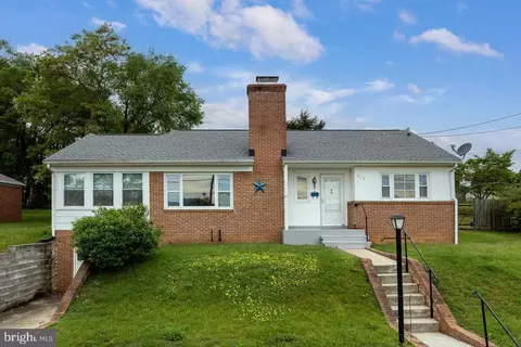 313 N Bank St N, Luray, VA 22835