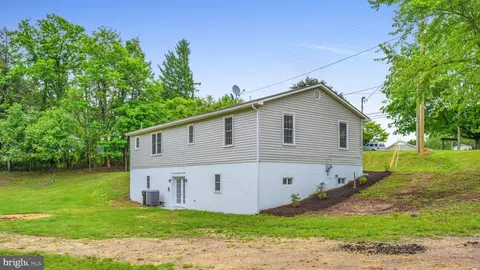 229 Chapel Rd, Stanley, VA 22851 photo 5