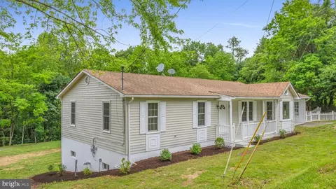 229 Chapel Rd, Stanley, VA 22851 photo 2