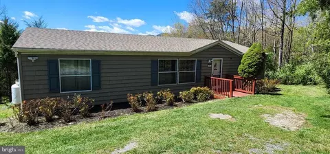 201 Woodside Dr, Rileyville, VA 22650