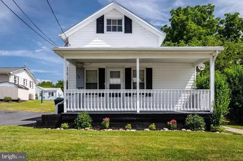 308 Mechanic St, Luray, VA 22835