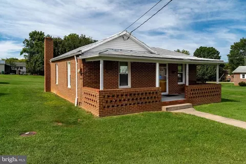 108 Eighth Ave, Luray, VA 22835