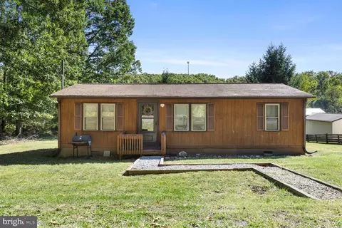 585 Massanutten Ave, Shenandoah, VA 22849