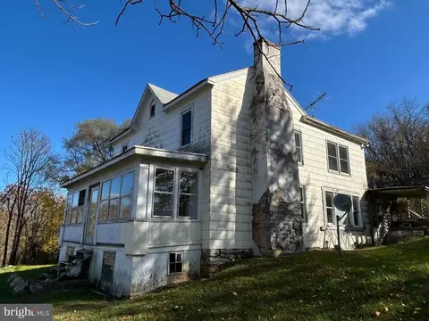 6466 Grove Hill River Rd, Shenandoah, VA 22849
