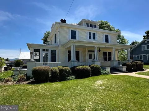 8 Bartlett Ave, Luray, VA 22835 photo 2