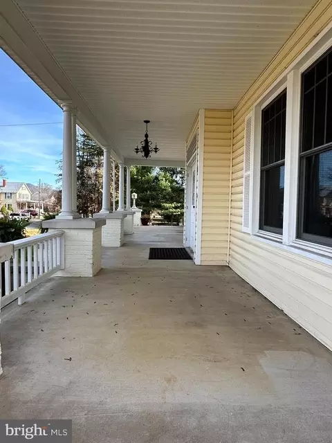 8 Bartlett Ave, Luray, VA 22835 photo 6
