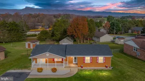 9 Springview Blvd, Luray, VA 22835