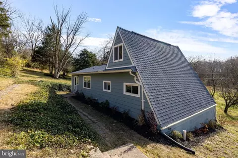 290 Ridge View Ln, Shenandoah, VA 22849