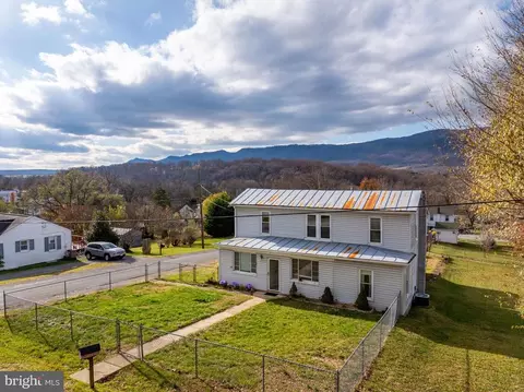 301 N 3rd St N, Shenandoah, VA 22849