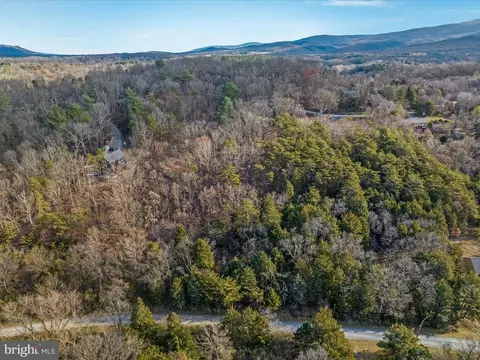 150 Colburn Dr, Rileyville, VA 22650