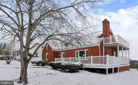 713 5th St, Shenandoah, VA 22849