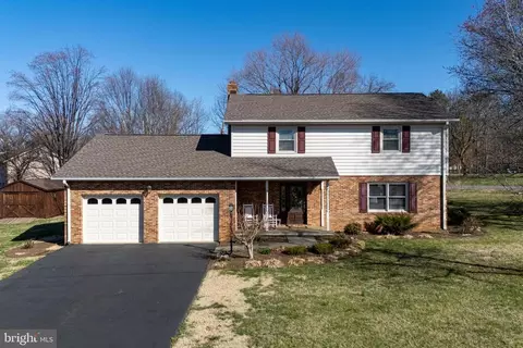 943 Old Farms Rd, Luray, VA 22835