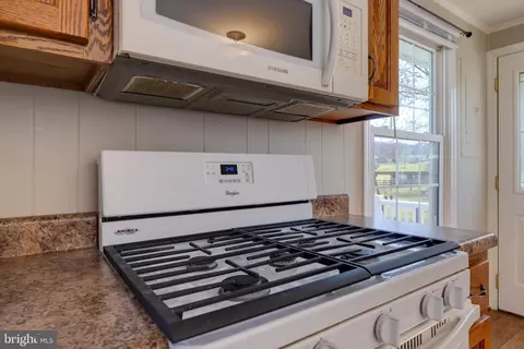 184 Roundhead Dr, Stanley, VA 22851 photo 9