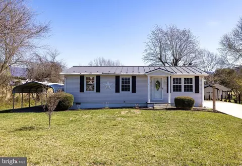 184 Roundhead Dr, Stanley, VA 22851 photo 2
