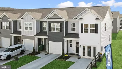 100 Rae Ct, Luray, VA 22835