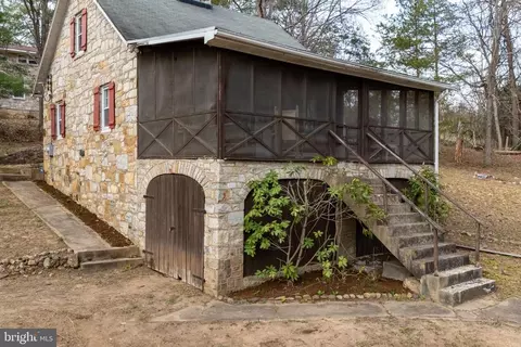 195 N Lawyer Dr N, Stanley, VA 22851
