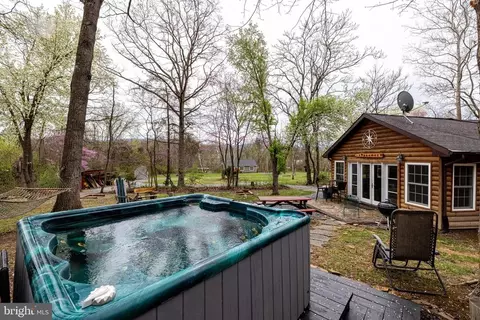 125 Fishermans Ln, Luray, VA 22835