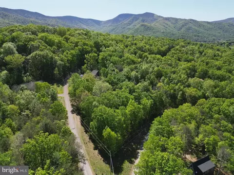 Holiday Hill Road, Luray, VA 22835