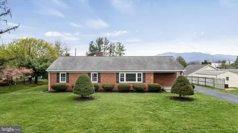 13 Springcrest Dr, Luray, VA 22835 photo 4