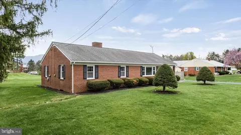 13 Springcrest Dr, Luray, VA 22835 photo 5