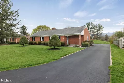 13 Springcrest Dr, Luray, VA 22835
