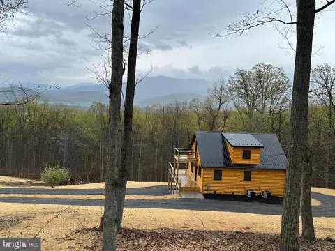 152 Susan Ln, Stanley, VA 22851