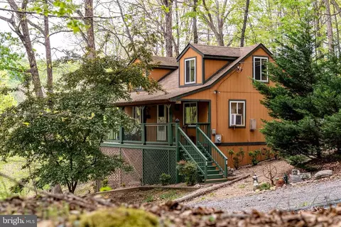 266 Park View Ln, Shenandoah, VA 22849