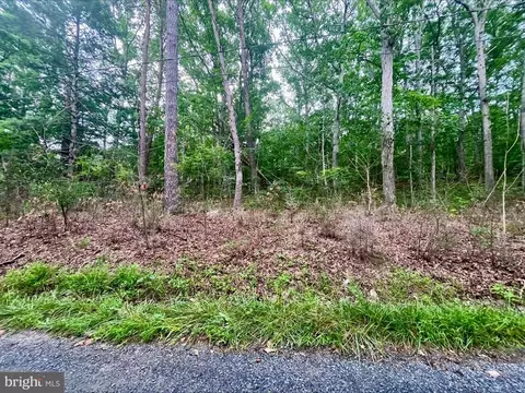 Oak Lane, Luray, VA 22835