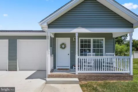 107 Sixth Ave, Luray, VA 22835