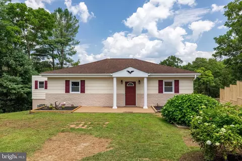 782 Shipyard Rd, Shenandoah, VA 22849