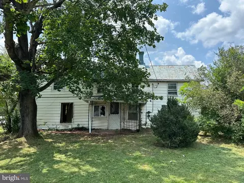 750 W Main St W, Luray, VA 22835