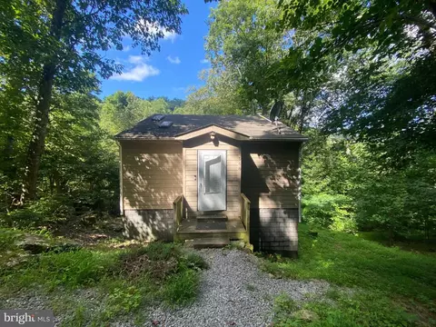 568 Cliff Heights Rd, Stanley, VA 22851