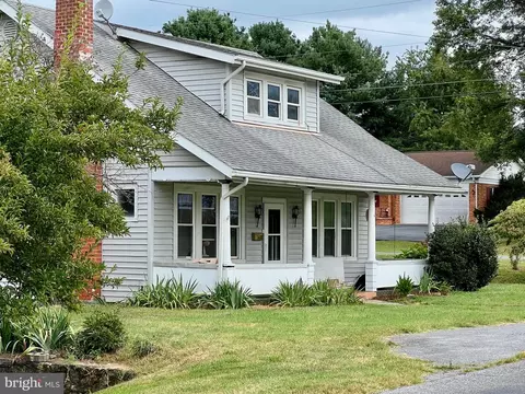 411 Shenandoah Ave, Shenandoah, VA 22849