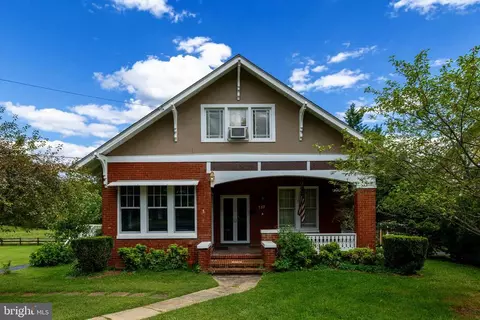 157 S Court St S, Luray, VA 22835