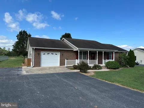 512 Creekside Dr, Luray, VA 22835