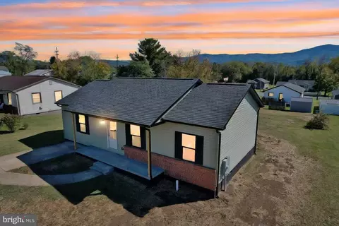 511 Fifth St, Luray, VA 22835