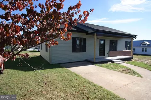 511 Fifth St, Luray, VA 22835 photo 2