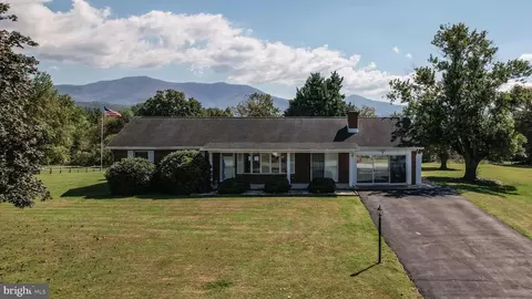1 Rowe Dr, Luray, VA 22835