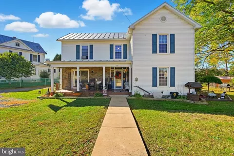147 W Main St W, Stanley, VA 22851