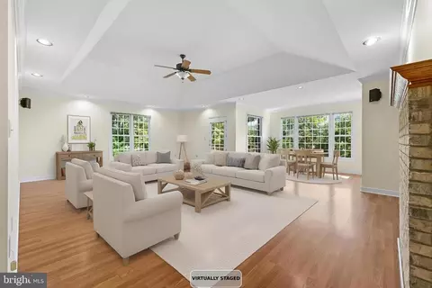 4 Constitution Ave, Luray, VA 22835 photo 5
