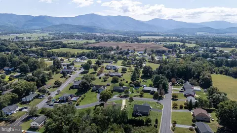 4 Constitution Ave, Luray, VA 22835 photo 67
