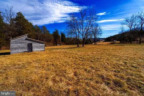 4 Shuler Ln, Stanley, VA 22851
