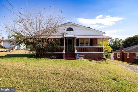 34 Oflinn St, Luray, VA 22835